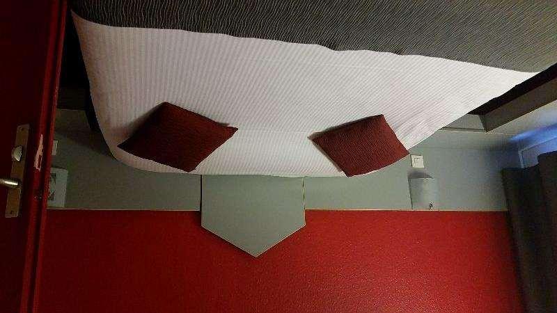 Brit Hotel Sarreguemines Quarto foto