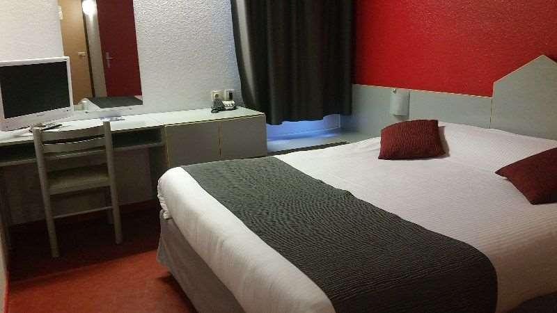 Brit Hotel Sarreguemines Quarto foto