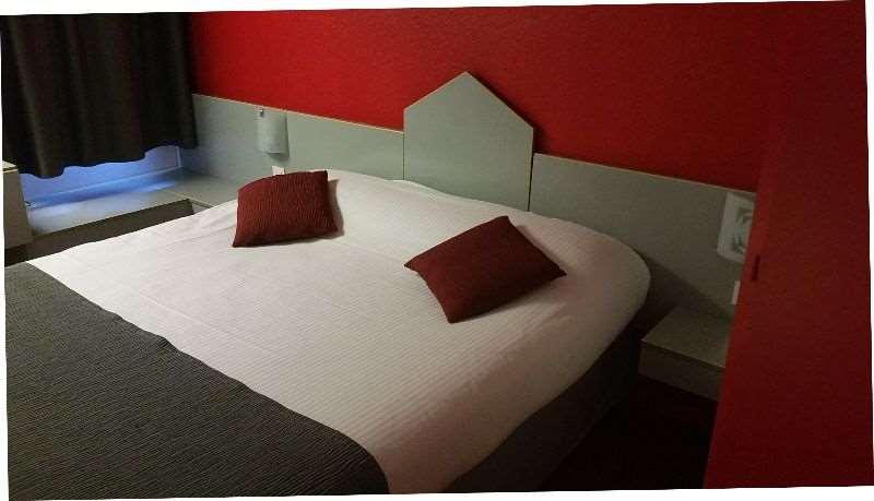 Brit Hotel Sarreguemines Quarto foto