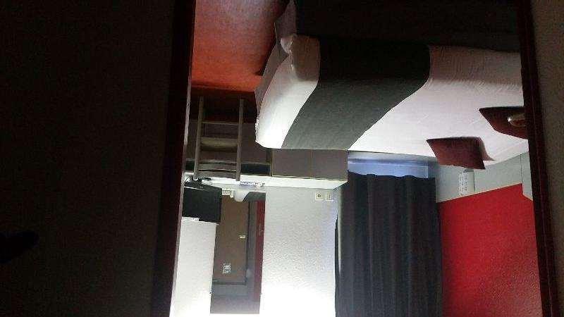 Brit Hotel Sarreguemines Quarto foto