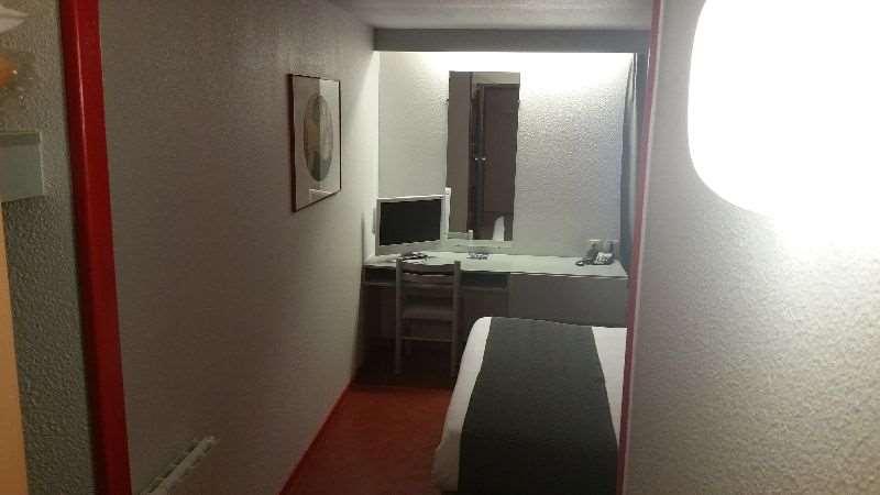 Brit Hotel Sarreguemines Quarto foto